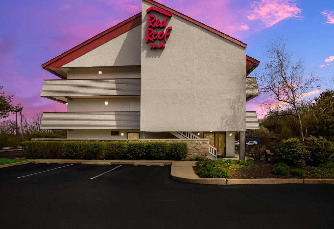 Red Roof Arena Motel 2*