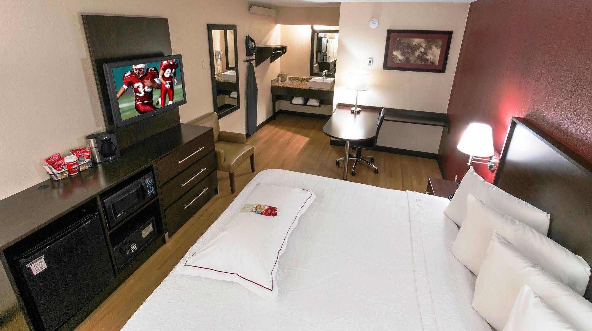 Red Roof Arena Motel Wilkes-Barre